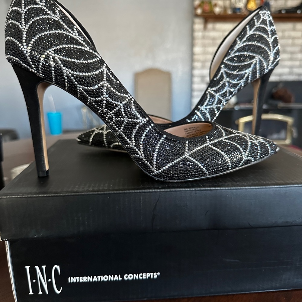 Black Crystal Spiderweb Pointed Toe Stiletto Heels - Picture 4 of 8